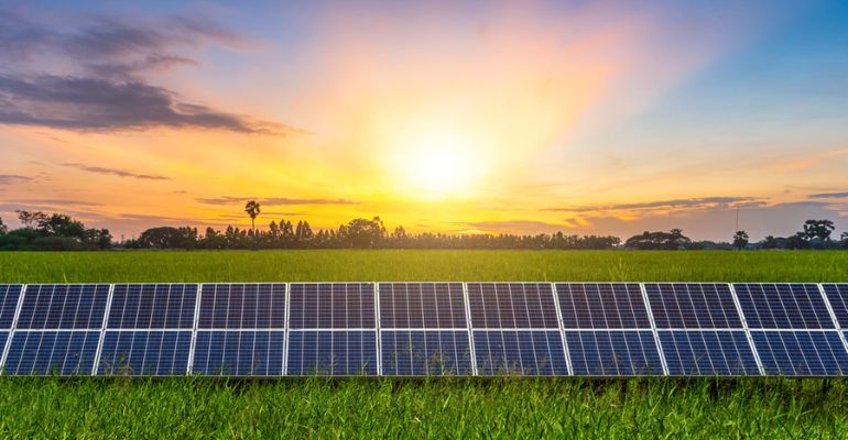 Entenda as vantagens do uso da energia solar no campo