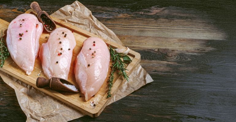 Frango halal: o que é e como é produzido?