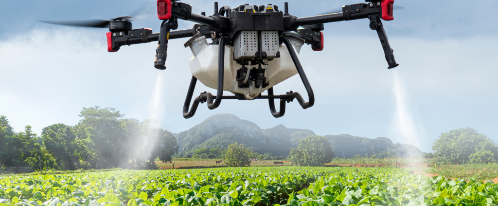 Drone pulverizador: como essa tecnologia otimiza sua lavoura?