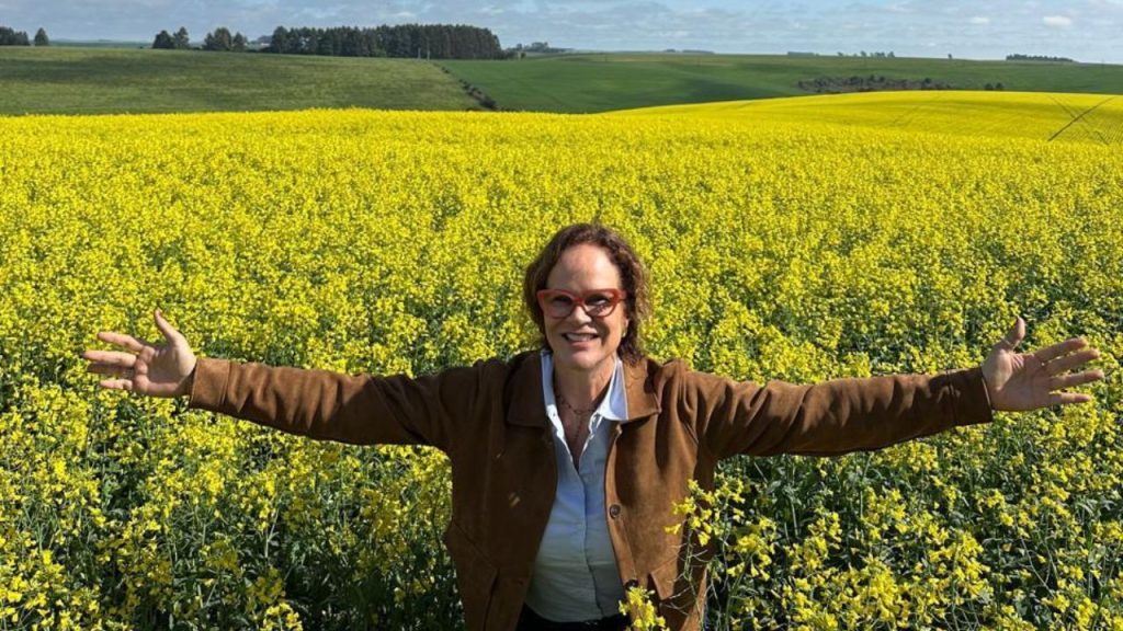 Ano da Mulher Agricultora: Conheça Tiana Roos, produtora gaúcha que lidera a Fazenda Alto da Palmeira 