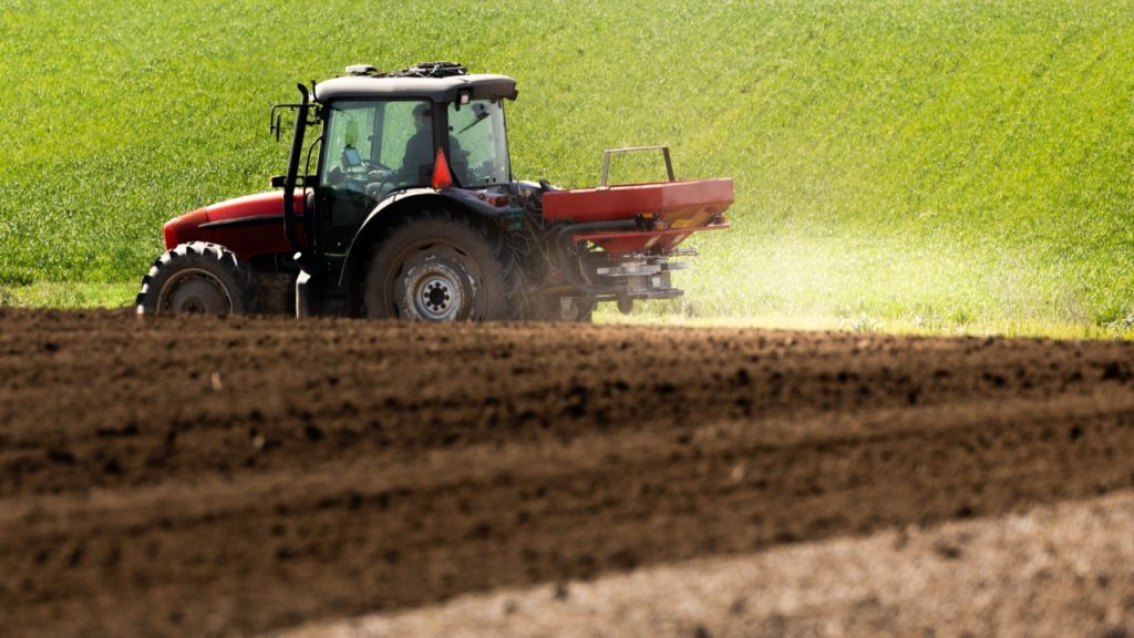 Bioinsumos e biocombustíveis redesenham a eficiência no campo