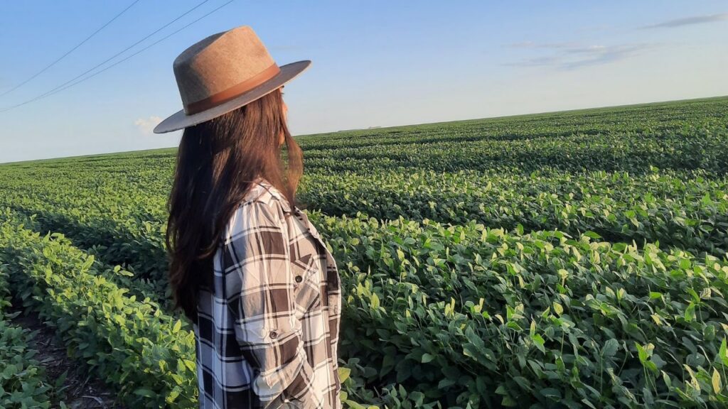 Mulheres no agro: 8 histórias de produtoras que lideram no campo
