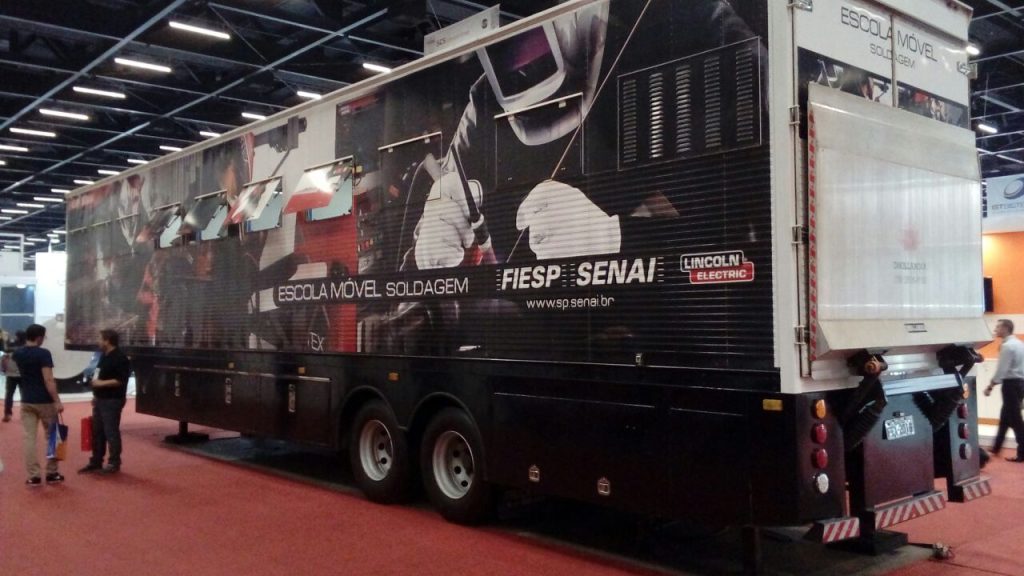 Soldagem é problema na sua indústria? FEIMEC tem unidade móvel de capacitação