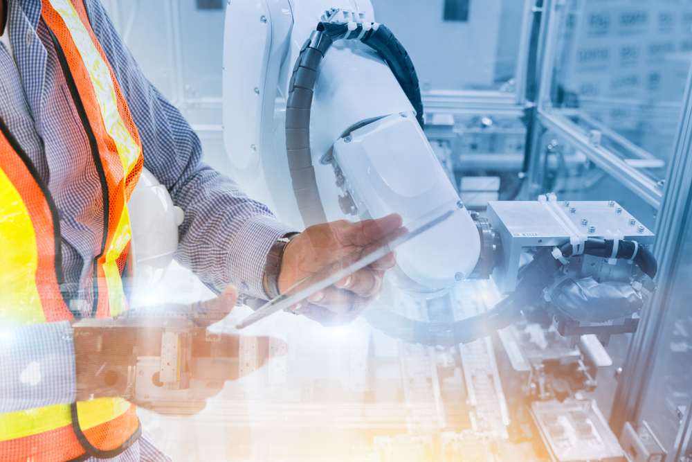 Como usar tecnologia para facilitar a segurança no chão de fábrica?