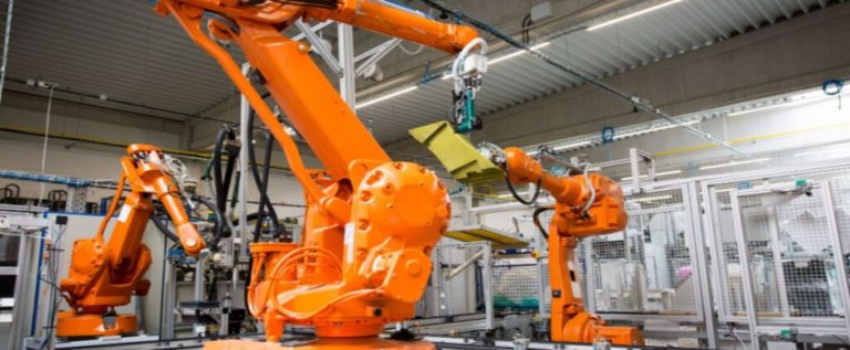 máquinas na indústria após ela fazer a importação de máquinas e equipamentos