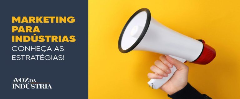 gestor com um megafone anunciando após entender marketing para indústria