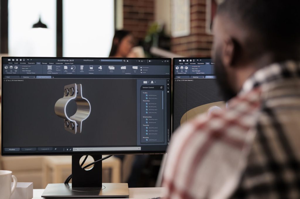 funcionário fazendo o design com ajuda da IA na indústria