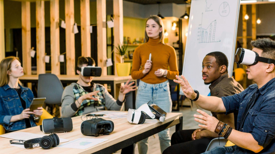 Como investir em realidade aumentada para treinamento industrial?
