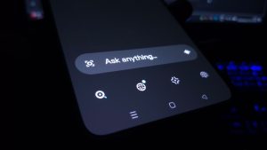 Ferramenta de IA generativa em tela de smartphone
