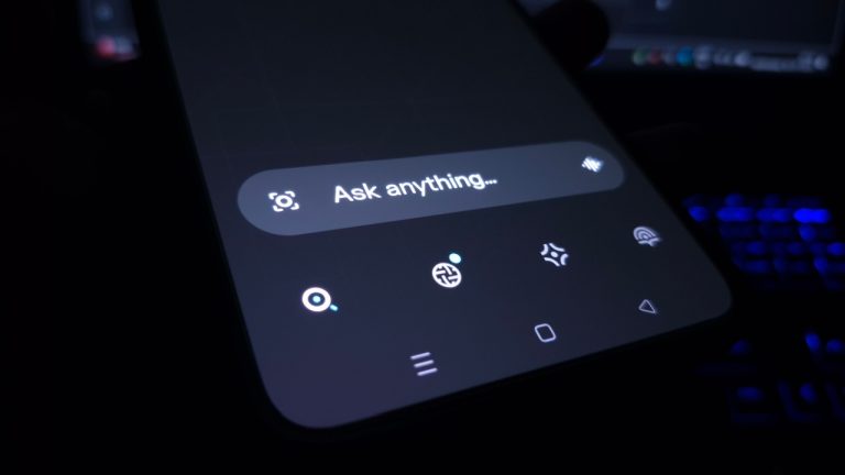 Ferramenta de IA generativa em tela de smartphone