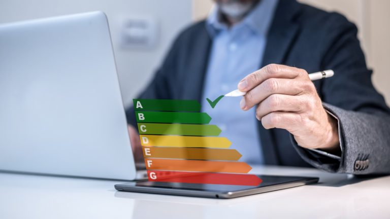 FAEE pode liberar crédito para indústrias investirem em eficiência do consumo energético.