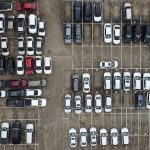 Pátio de indústria de automóveis