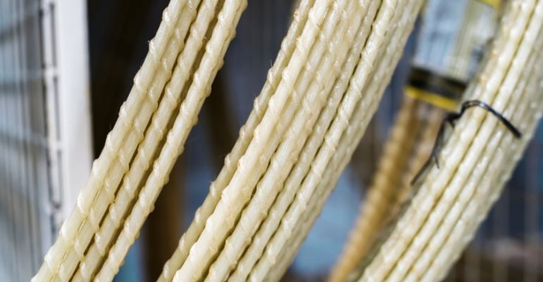 Projeto e execução de juntas em pisos industriais com barras de GFRP