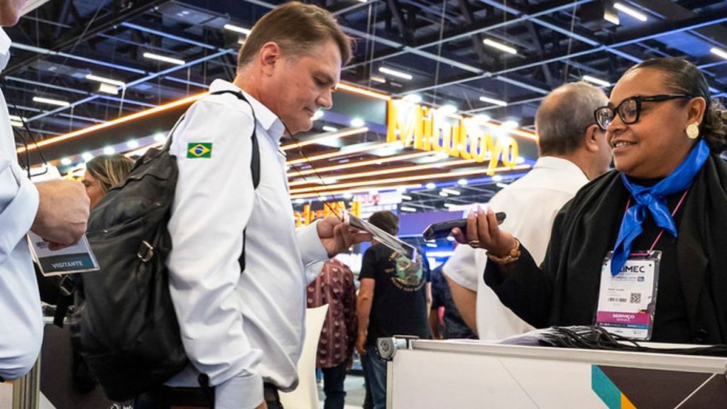 Planejamento integrado entre marketing e vendas em feiras 