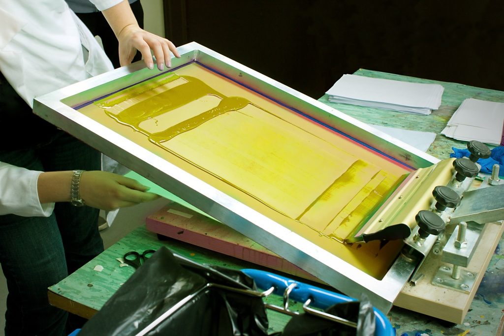 Conheça as possibilidades de efeitos especiais em serigrafia