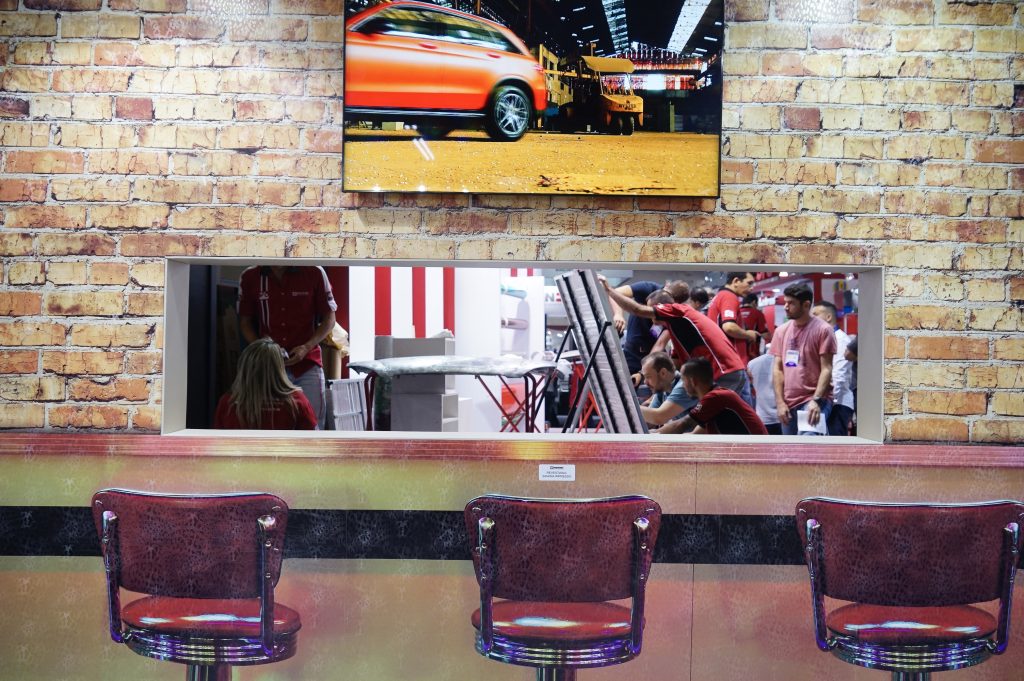 Aplicação de vinil autoadesivo: métodos