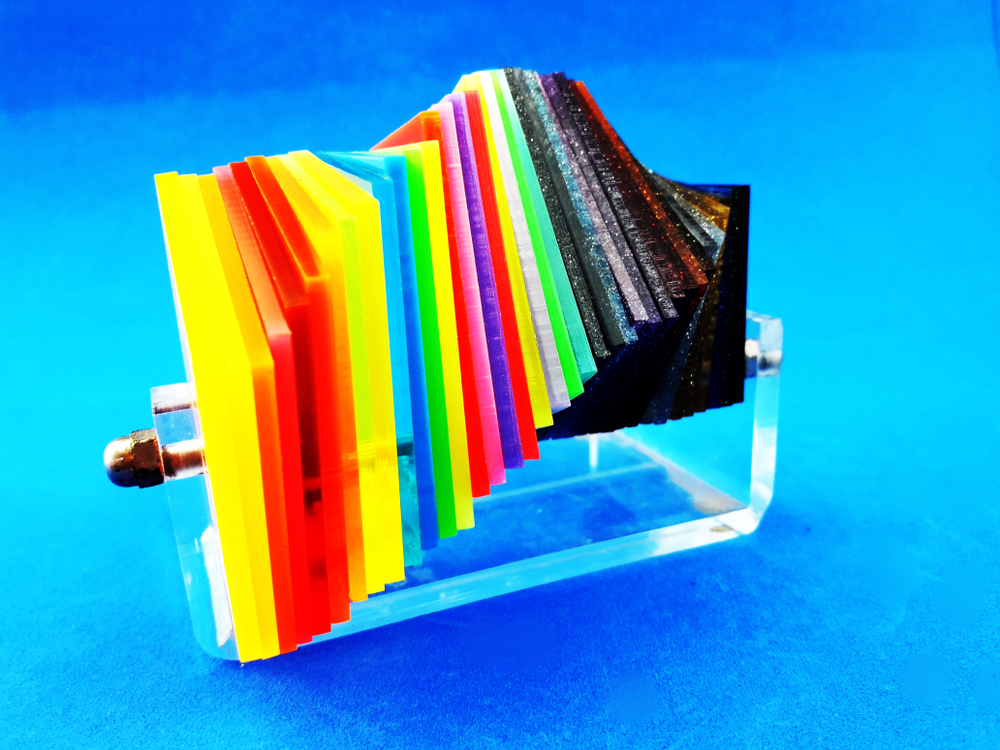 Acrílico em chapa, tubo ou tarugo, qual a diferença?