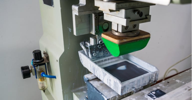 Tampografia para vidro, cerâmica e superfícies metálicas