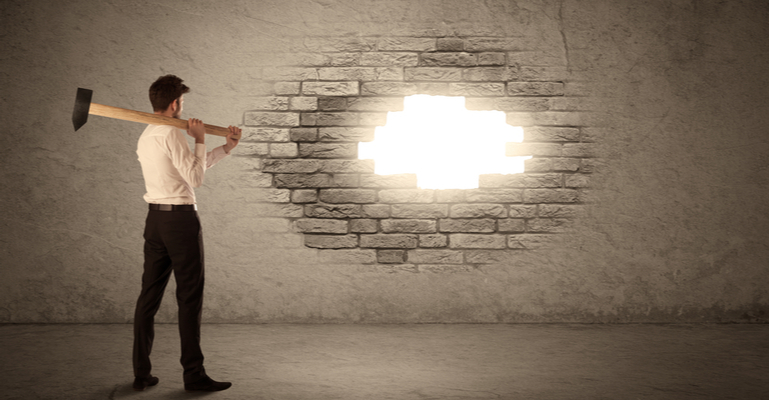 Como superar desafios do mercado de comunicação visual com simplicidade e coragem