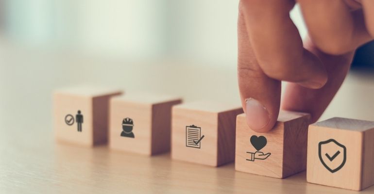 Quais coberturas de seguro são necessárias para gráficas?