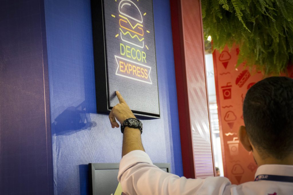 Substratos para comunicação visual em ambientes internos e externos: veja como escolher