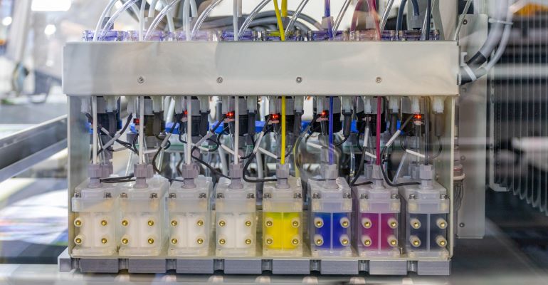 Qual a diferença entre tinta solvente e eco-solvente?