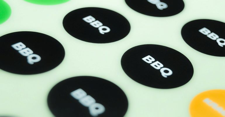 Rótulos personalizados: como funciona a impressão de rótulos autoadesivos?