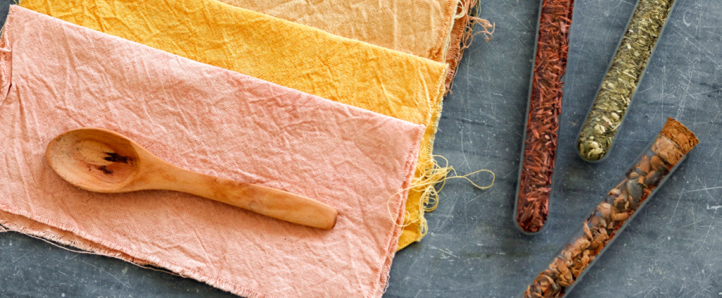 Do artesanal ao industrial: desvendando o tingimento natural e suas aplicações