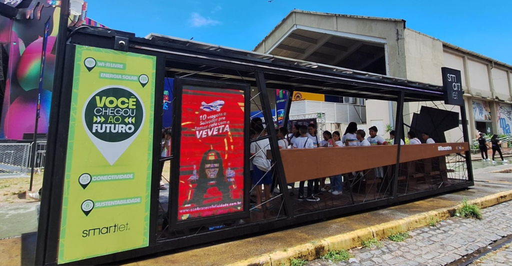 Maracatu Atômico: Diálogo público-privado no mercado de LED urbano