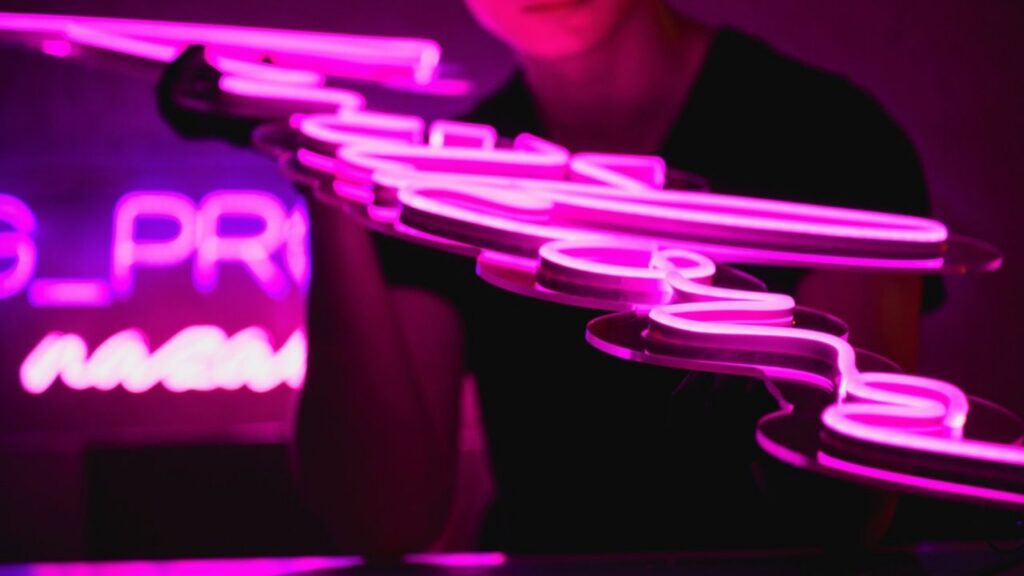 LED Neon Flex: a volta renovada do neon na decoração comercial