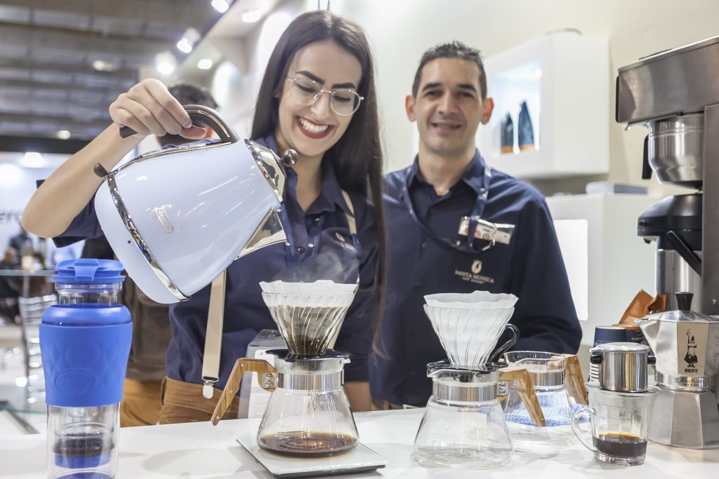 Consumo de café deve crescer 3,6%: veja como impulsionar seu estabelecimento