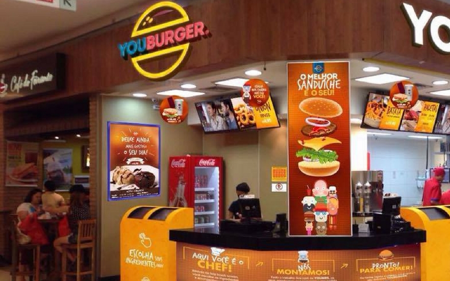 Lanchonete usa tecnologia para cliente montar hambúrguer personalizado