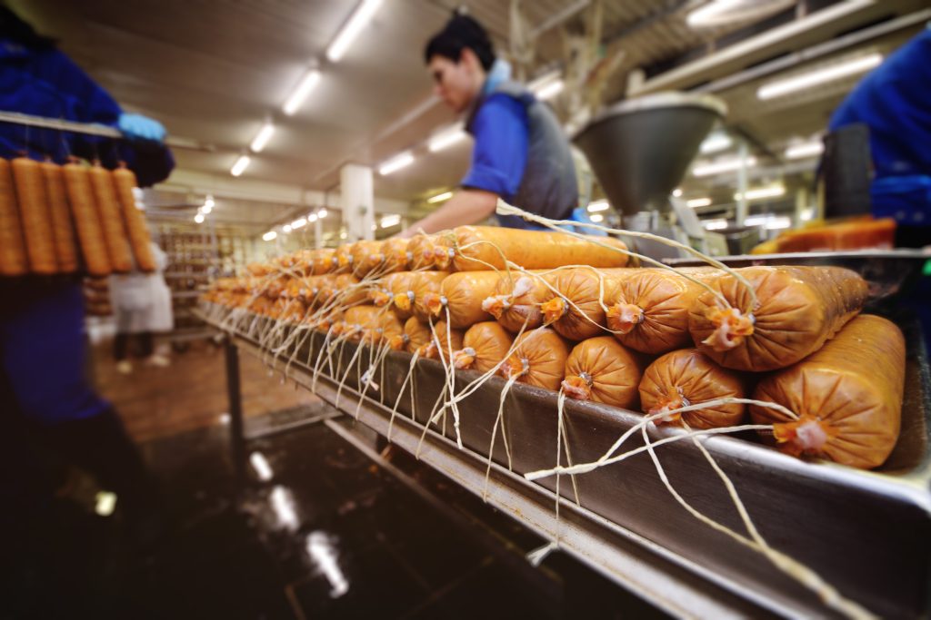 Aumente o tempo de prateleira de seus embutidos com a automatização de clipadoras