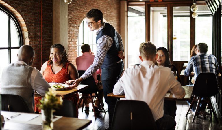 É possível fidelizar clientes mesmo com baixo investimento em marketing
