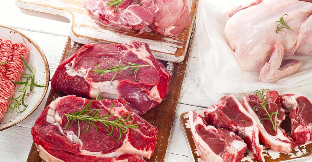 Diferentes tipos de proteínas exigem diferentes padrões de carcaças. Conheça critérios para aves, suínos e bovinos