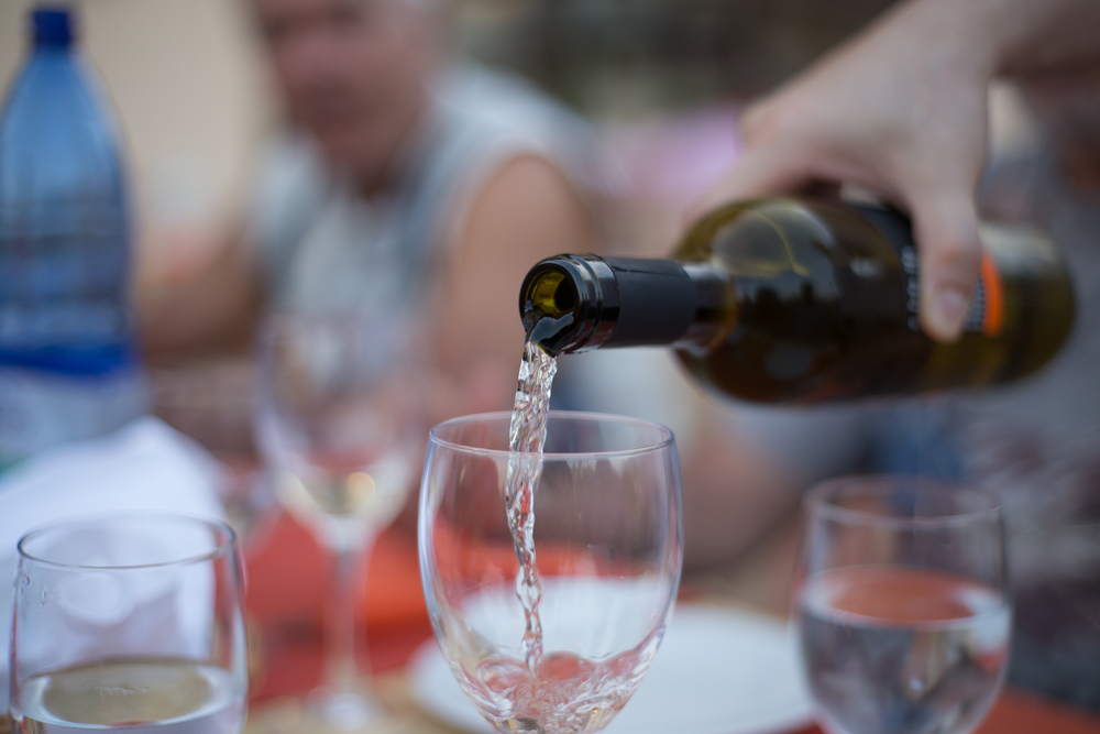 Como influenciar o consumo de vinho no almoço