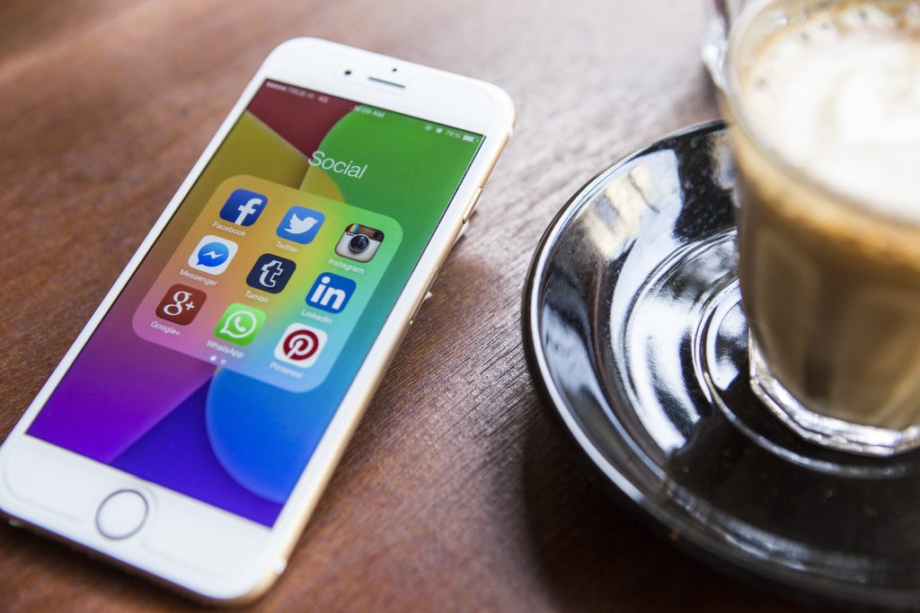 Como divulgar seu estabelecimento nas redes sociais