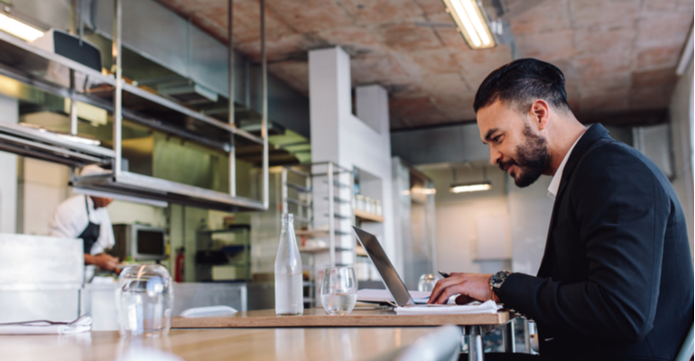 WhatsApp para restaurante: benefícios e como utilizar