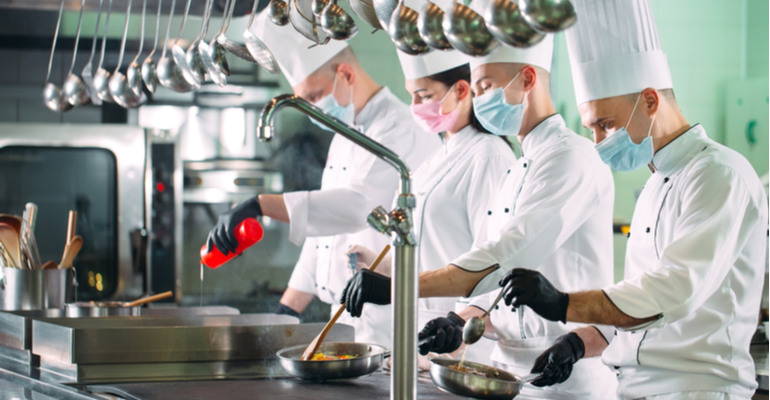 Cuidados que as redes de hotéis precisam ter ao oferecer refeição