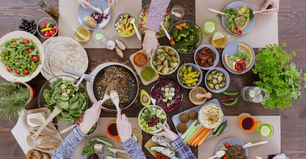 Brasileiros reduzem consumo de carne e estabelecimentos se adaptam