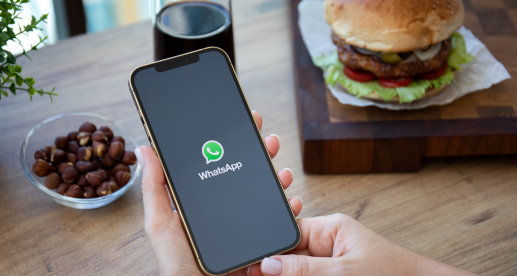 WhatsApp é eleito o melhor aplicativo para delivery, diz pesquisa com operadores do food service