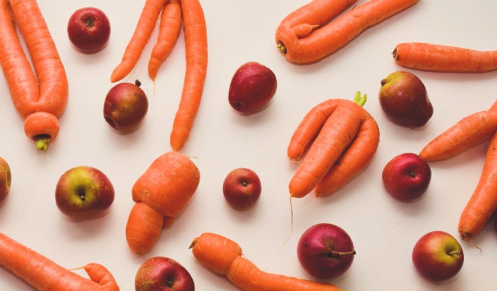 Frutas imperfeitas podem reduzir custos e criar apelo sustentável