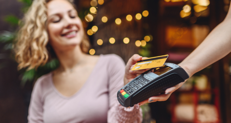 Pagamento por aproximação em bares e restaurantes cresce .png