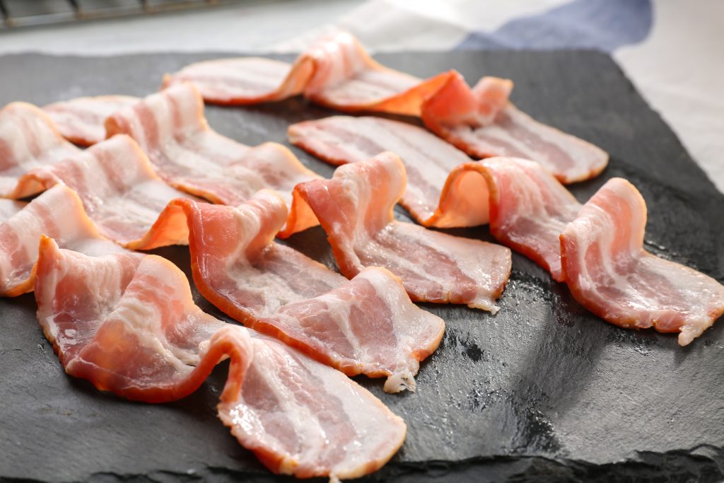 Confira 3 etapas fundamentais da produção de bacon artesanal