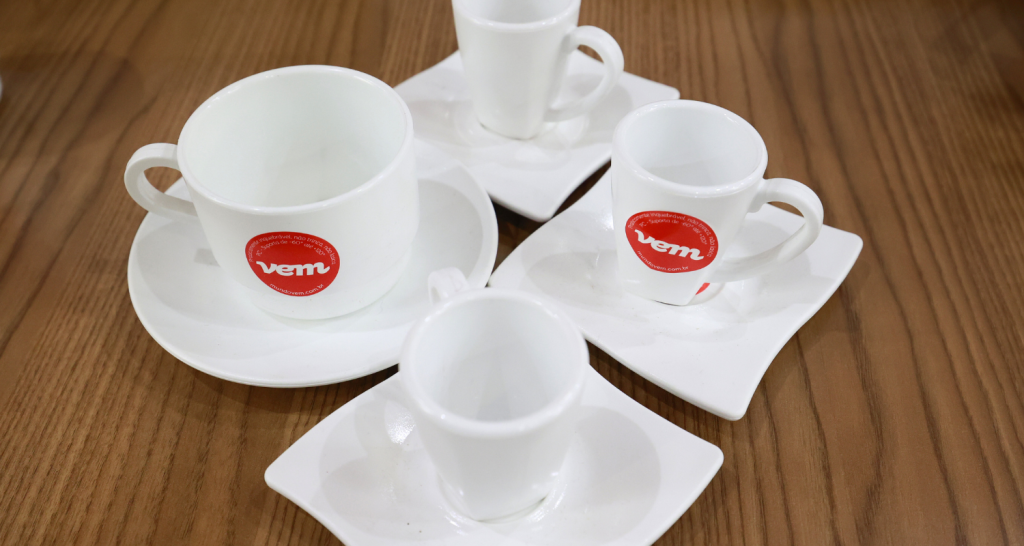 Xícaras em policarbonato da Vem.png
