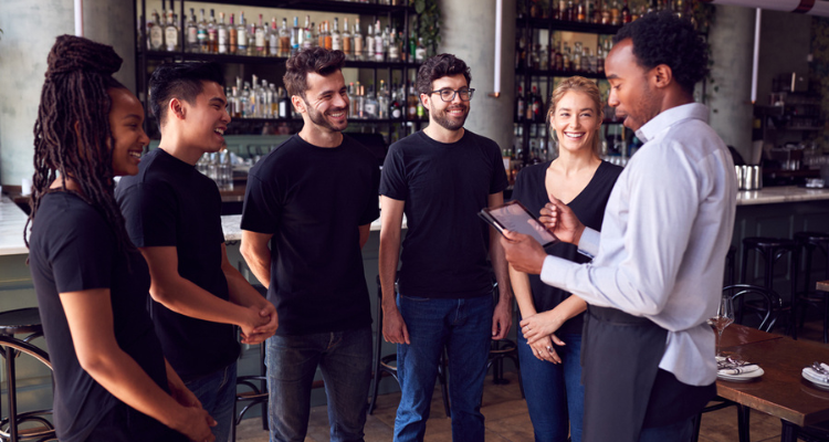 Como engajar a equipe no primeiro mês de operação do restaurante.png