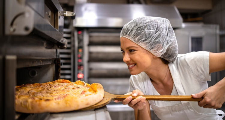 Mulheres são responsáveis por 17,4% da gestão de pizzarias.png