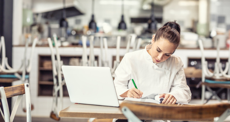 Porque encontramos líderes desmotivados no food service.png
