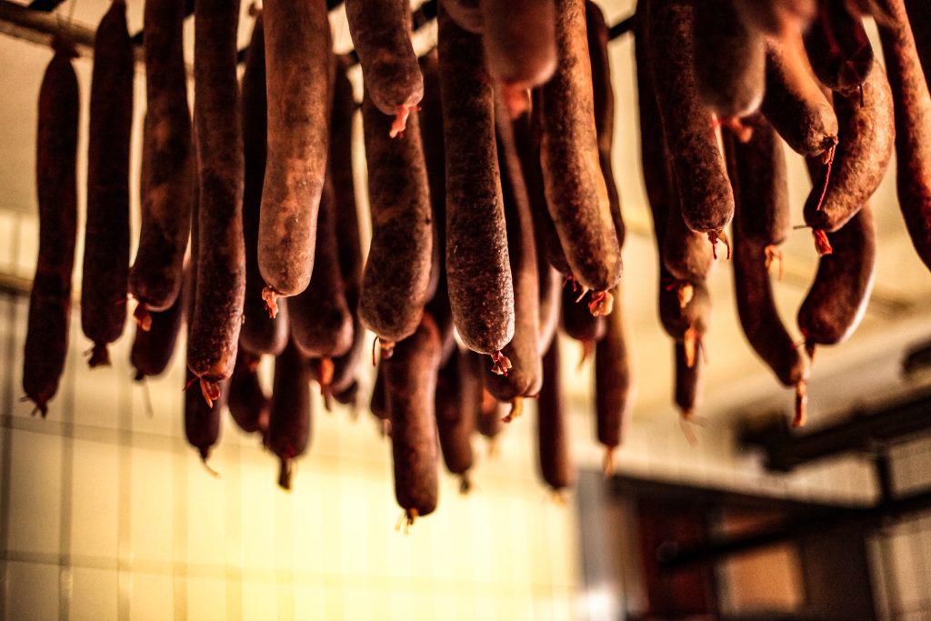 Pensando em produzir embutidos artesanais? Veja como começar