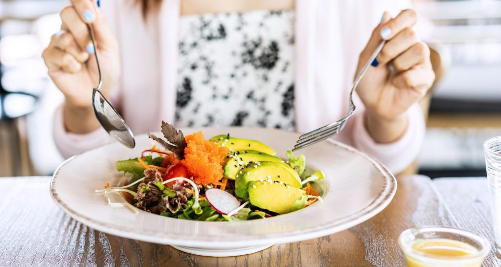 Cresce demanda para restaurantes liderarem mudança para dieta saudável